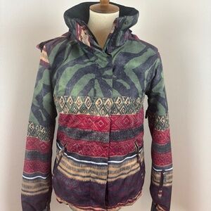 Roxy ski/snowboard jacket, multi color, size XS.removable Faux fur hood.